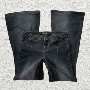 vintage lei low rise flare jeans with cute front pockets